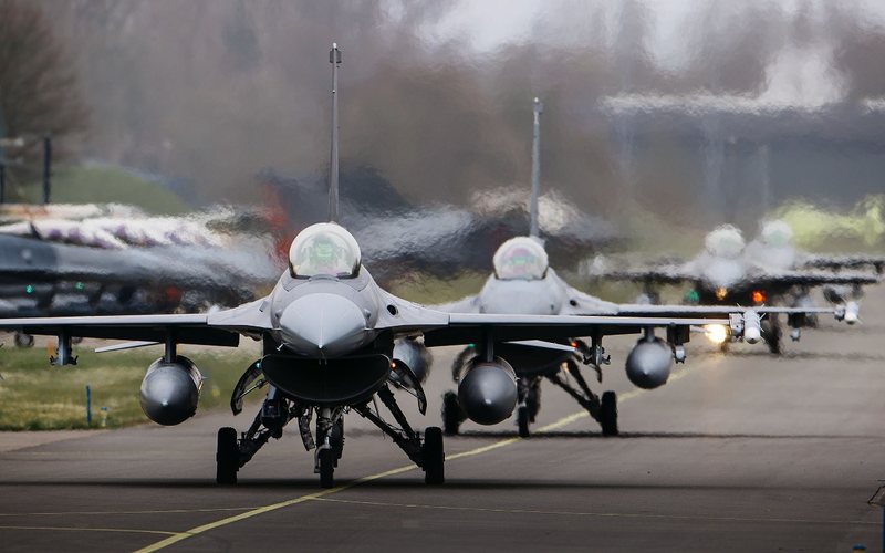 Reunião das aeronaves acontece em meio a grandes tensões na Europa Oriental - Força Aérea Real da Holanda