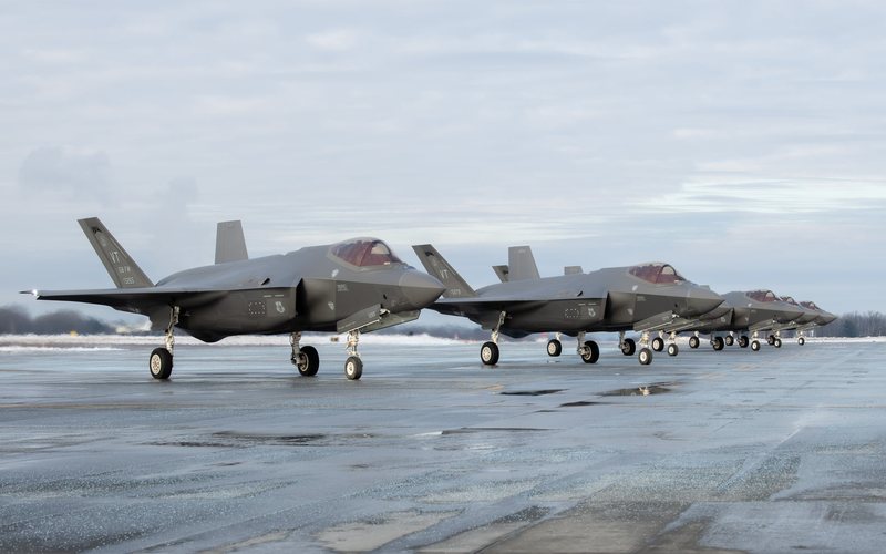 Países europeus como o Reino Unido e Holanda também enviaram caças F-35 para a região - USAF