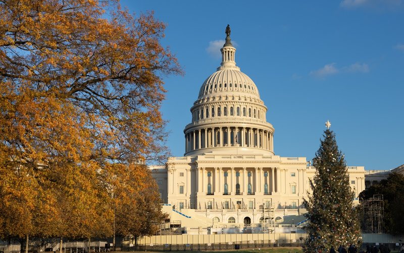 O alerta veio após três acidentes aéreos ocorridos desde o fim de janeiro e que mataram mais de oitenta pessoas - US Capitol Visitor Center