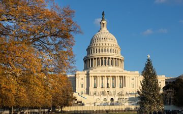 O alerta veio após três acidentes aéreos ocorridos desde o fim de janeiro e que mataram mais de oitenta pessoas - US Capitol Visitor Center