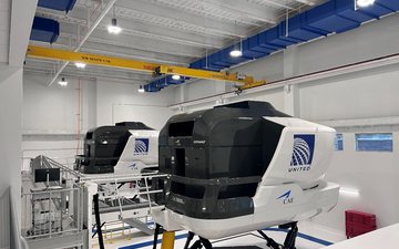 O espaço poderá abrigar 12 novos simuladores. Metade deles já foi entregue - United Airlines/Divulgação