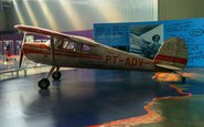 Exposição exibe o Cessna 140 da aviadora e revela os desafios e conquistas nos primórdios da aviação mundial - Fundação Santos Dumont