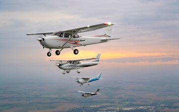 Apenas em 2024 a Textron entregou 164 unidades do Cessna 172 Skyhawk - Textron Aviation