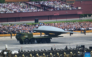 China revela novas aeronaves e drones em desfile militar