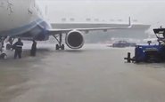Passagem de ciclone alagou aeroporto movimentado da Índia