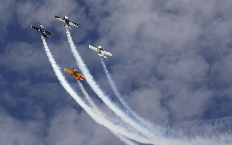 Esquadrilha Céu voa com quatro aviões experimentais da Vans Aircraft - Rafael Sayão