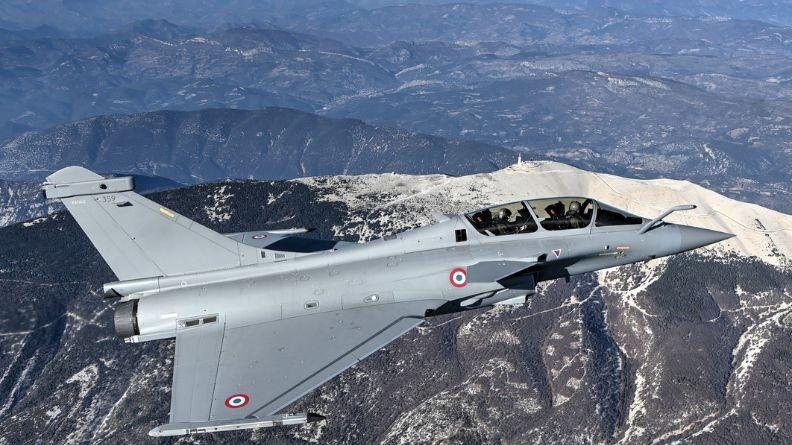 Novo padrão qualifica operação do caça no cenário atual de combate aéreo - Direção Geral de Armamentos da França