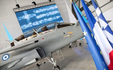 Imagem Primeiros caças Dassault Rafale gregos chegam ao país