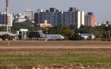 No dia 14 de junho oito aviões puderam decolar de Porto Alegre - FAB