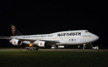 Imagem Avião do Iron Maiden é desmontado e transformado em etiquetas de bagagem