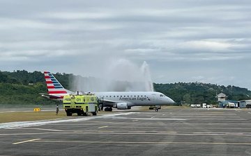 Os voos serão realizados pelo Embraer E175, para até 70 passageiros - American Airlines/Divulgação
