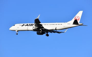E190 Japan Airlines
