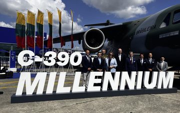 Ministério da Defesa lituano escolhe o C-390 Millennium durante o Paris Air Show 2025 - Embraer