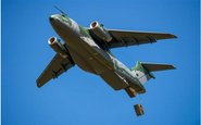 KC-390 pode transportar até 23 toneladas de várias cargas, incluindo veículos militares - Força Aérea Brasileira