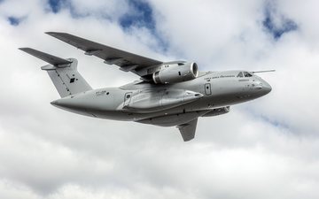 Recentemente Portugal se tornou o segundo país do mundo a operar com o KC-390 e o primeiro da OTAN - Embraer