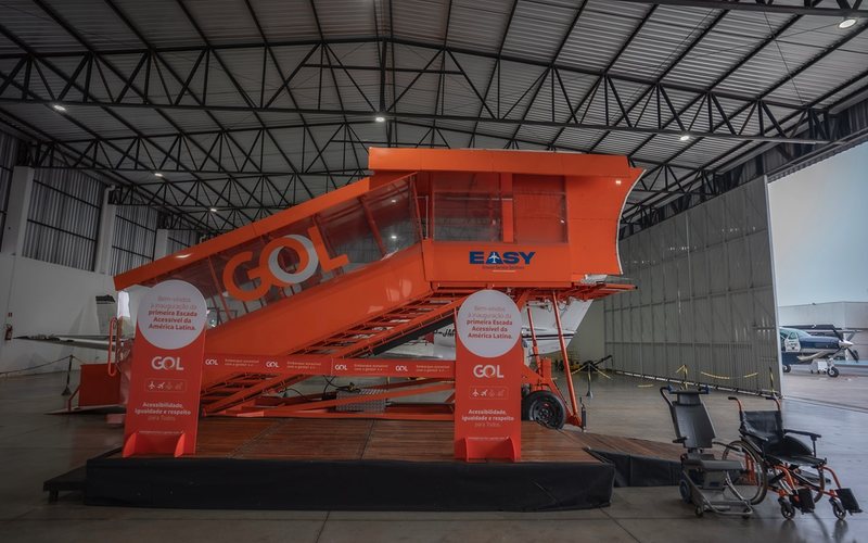 Equipamento inédito na América Latina reduz tempo de embarque e amplia inclusão na aviação comercial - Gol Linhas Aéreas
