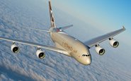 A380 pode transportar até 484 passageiros em três classes - Airbus