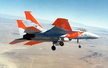 F-15 foi desenvolvido para fazer frente aos avançados caças soviéticos da época - USAF