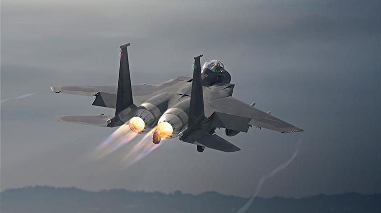 Versão mais atual do F-15 tem como destaque a tecnologia eletrônica embarcada - Divulgação