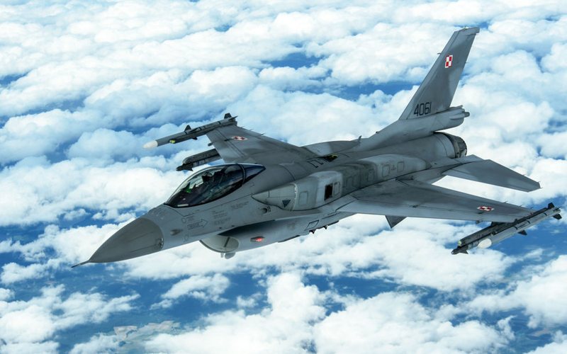 Polônia embrega em sua força aérea algumas unidades de caças F-16 Fightning Falon - Força Aérea dos EUA / Jonathan Snyder