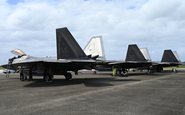 Atualmente os F-22 que operam no Pacífico estãio baseados no Japão - USAF