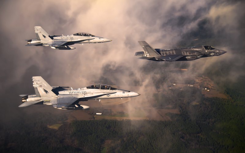 F/A-18 y F-35 dos generaciones que comparten varios conceptos y sistemas de última generación - USAF