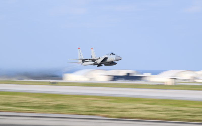 Os Estados Unidos operam aeronaves militares na base aérea de Kadena, no Japão - USAF