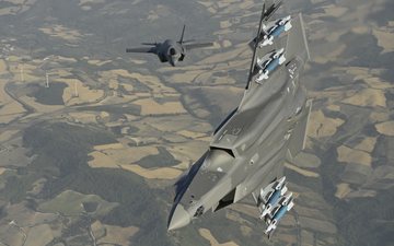 Caças F-35 voa junto com F-16,Tornado e Eurofighter dos demais países - NATO
