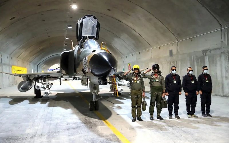 Até omomento apenas caças F-4 foram vistos na base subterrânea - Mídia Estatal Iraniana