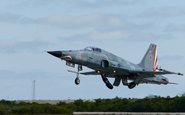 Os F-5N da US Navy são usados como "inimigos" dos F/A-18 Super Hornet durante treinamento - Us Navy