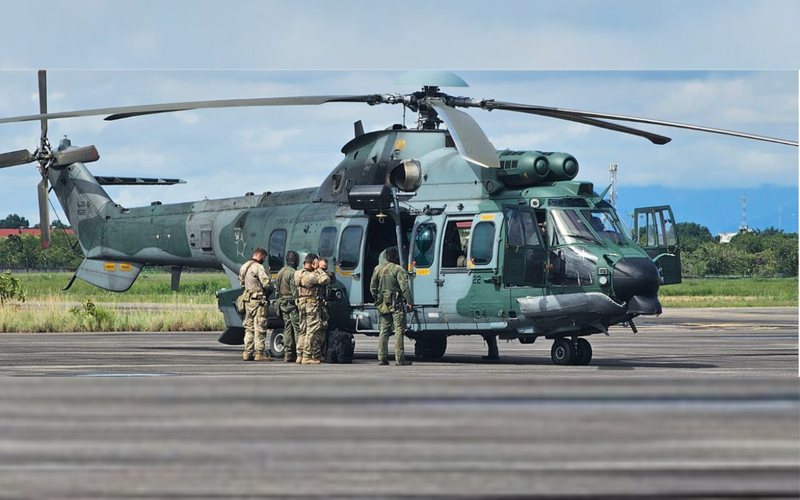 Helicópteros da FAB auxiliaram para a realização da operação de garimpo ilegal em terras indígenas - Comando Operacional Conjunto Catrimani II