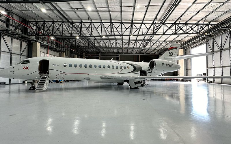 O Falcon 6X, novo modelo da Dassault, recebeu certificações da FAA e EASA e entrou em serviço no final de 2023 - Edmundo Ubiratan