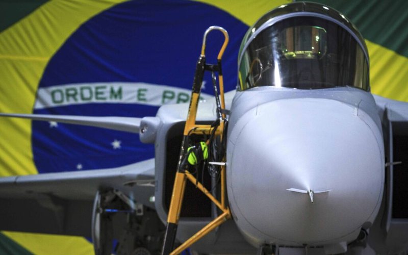 Empresas brasileiras e institutos civis e militares atuam no desenvolvimento do Gripen E da FAB - FAB