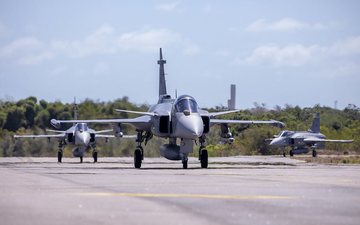 Imagem FAB realiza primeiro tiro real do canhão do Gripen