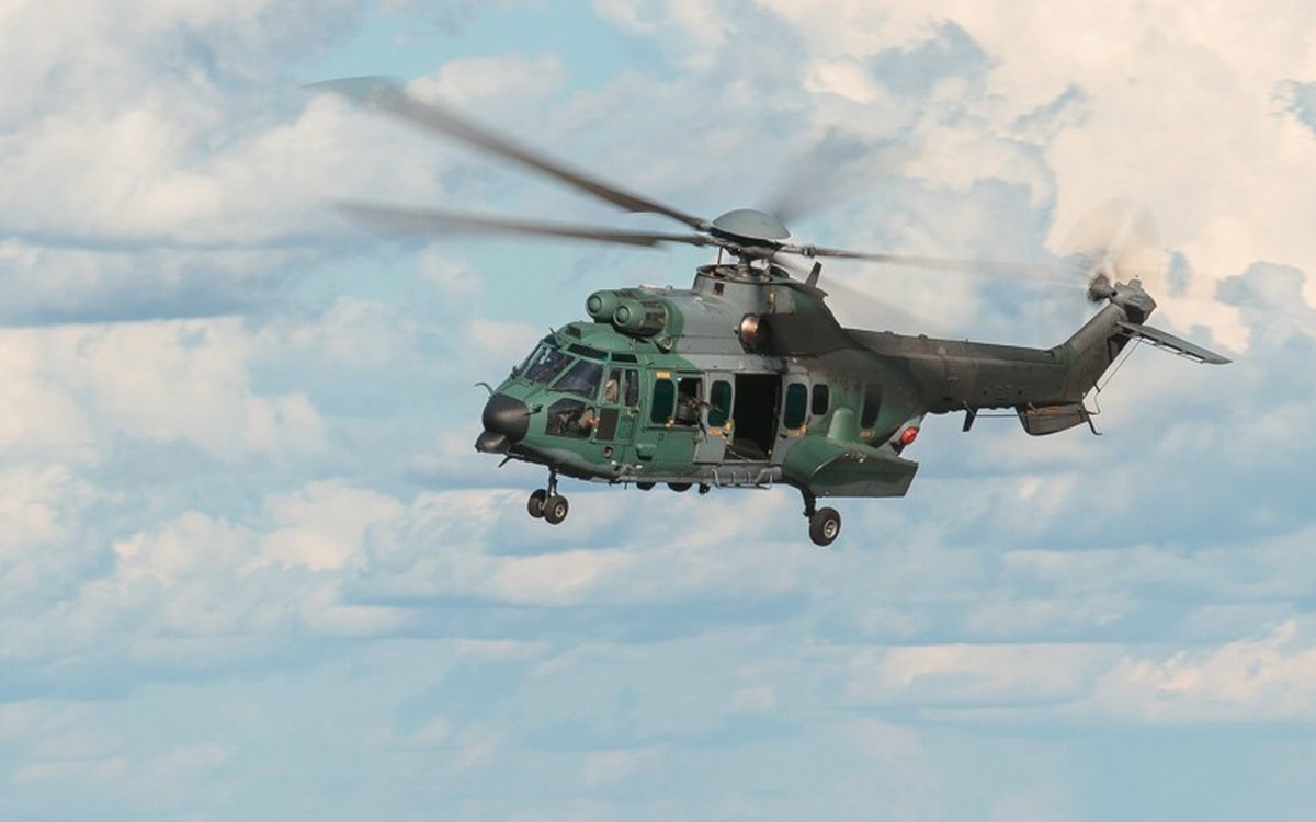 Helicóptero da FAB resgata atleta de parapente no Rio Grande do Norte