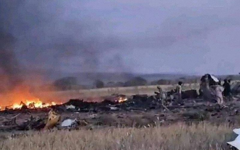 Local da queda do Ilyushin IL-76 que foi abatido por engano pelas Forças de Suporte Rápido (RSF) em Malha, no Sudão - Reprodução Redes Sociais