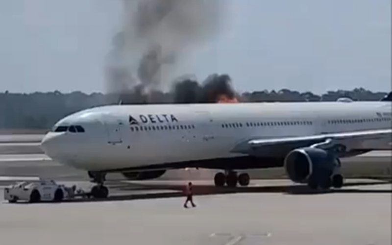 Incêndio em motor força evacuação de Airbus A330 da Delta no aeroporto de Orlando - Reprodução/Redes Sociais