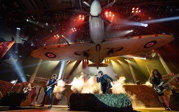 Imagem Caça no palco do Iron Maiden é considerado herói de guerra