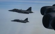 Gripen escolta bombardeiros B\u002D52H dos EUA em voo na Suécia