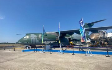 Participação do KC-390 em eventos estrangeiros pode despertar o interesse na compra do avião - CECOMSAER/Suboficial Manfrin