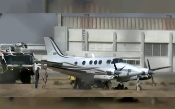 Passageira do voo, que não tinha habilitação para pilotar, pousou o King Air C-90 após o comandante da aeronave sofrer um ataque cardíaco em voo - Reprodução Redes Sociais