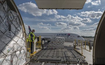 As transportadoras da América Latina registraram aumento de 12,7% na demanda por carga aérea em maio - Divulgação
