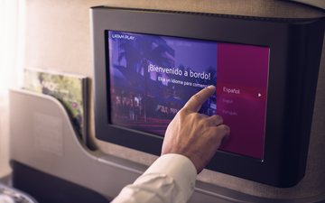 Ranking LATAM Play 2025 mostra os filmes e séries mais assistidos a bordo; “Conclave” e “Gladiador II” lideram entre os passageiros - Latam