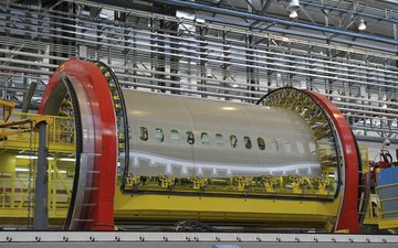 Leonardo é responsável pela produção de parte da fuselagem do 787 Dreamliner - Divulgação