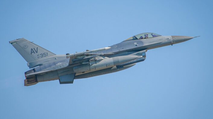 Estados Unidos mantém diversos caças F-16 em várias bases aéreas espalhadas pelo mundo - USAF
