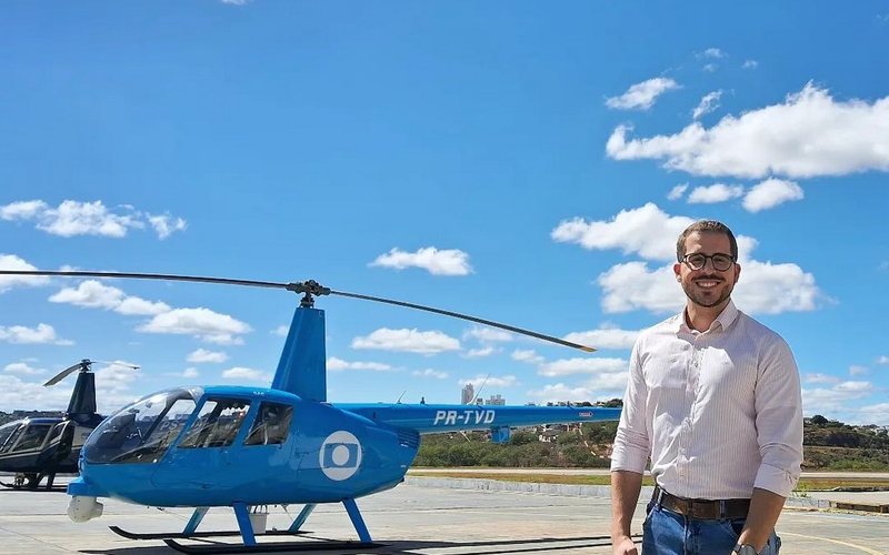 Repórter Lucas Franco relatava sobre o fluxo do trânsito quando foi interrompido pela colisão de um pássaro na aeronave em que estava embarcado - Reprodução Redes Sociais