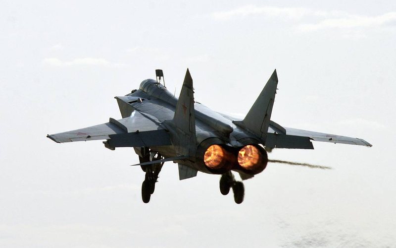 MiG-31 desempenha missões de interceptação, além de transportar poderosas armas - Divulgação