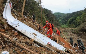Autoridades chinesas alegam segurança nacional para não divulgar relatório do acidente com Boeing 737-800 - Reprodução/Xinhua