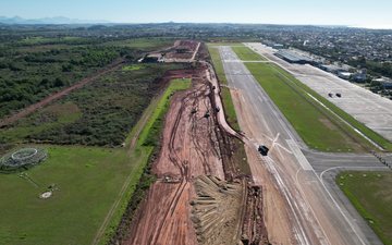 O aeroporto de Macaé será o terceiro do Rio de Janeiro a ter duas pistas de pousos e decolagens - Macaé Airport/Divulgação
