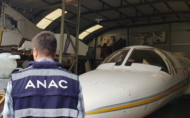 Hangares e contêineres com aeronaves e peças foram lacrados no aeroporto 14 Bis - Anac/Divulgação